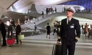 猫鼠游戏莱昂纳多 猫鼠游戏莱昂纳多